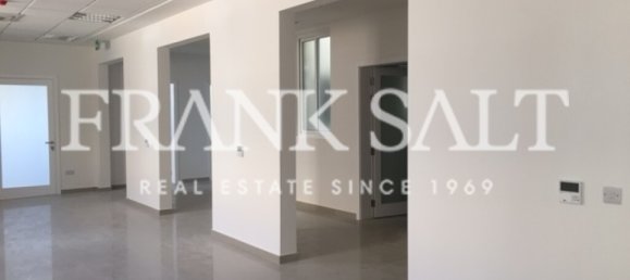 Office in Floriana, Malta No. 13250 4
