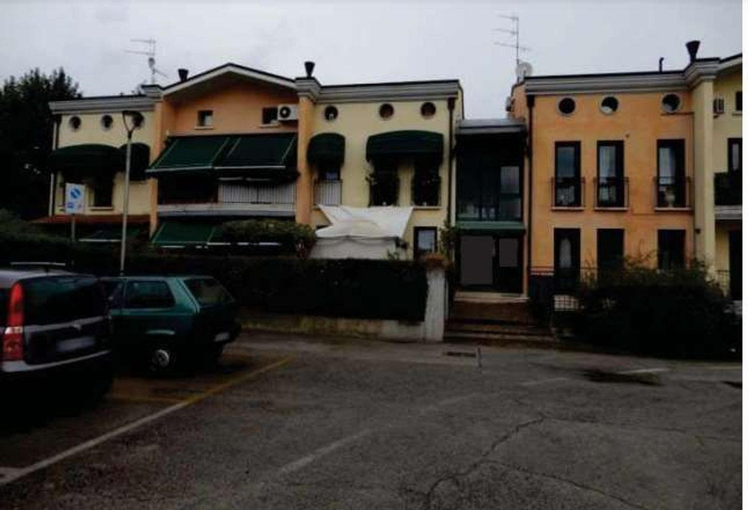 Apartamento de 6 habitaciónes en Chiarano, Italy No. 215105