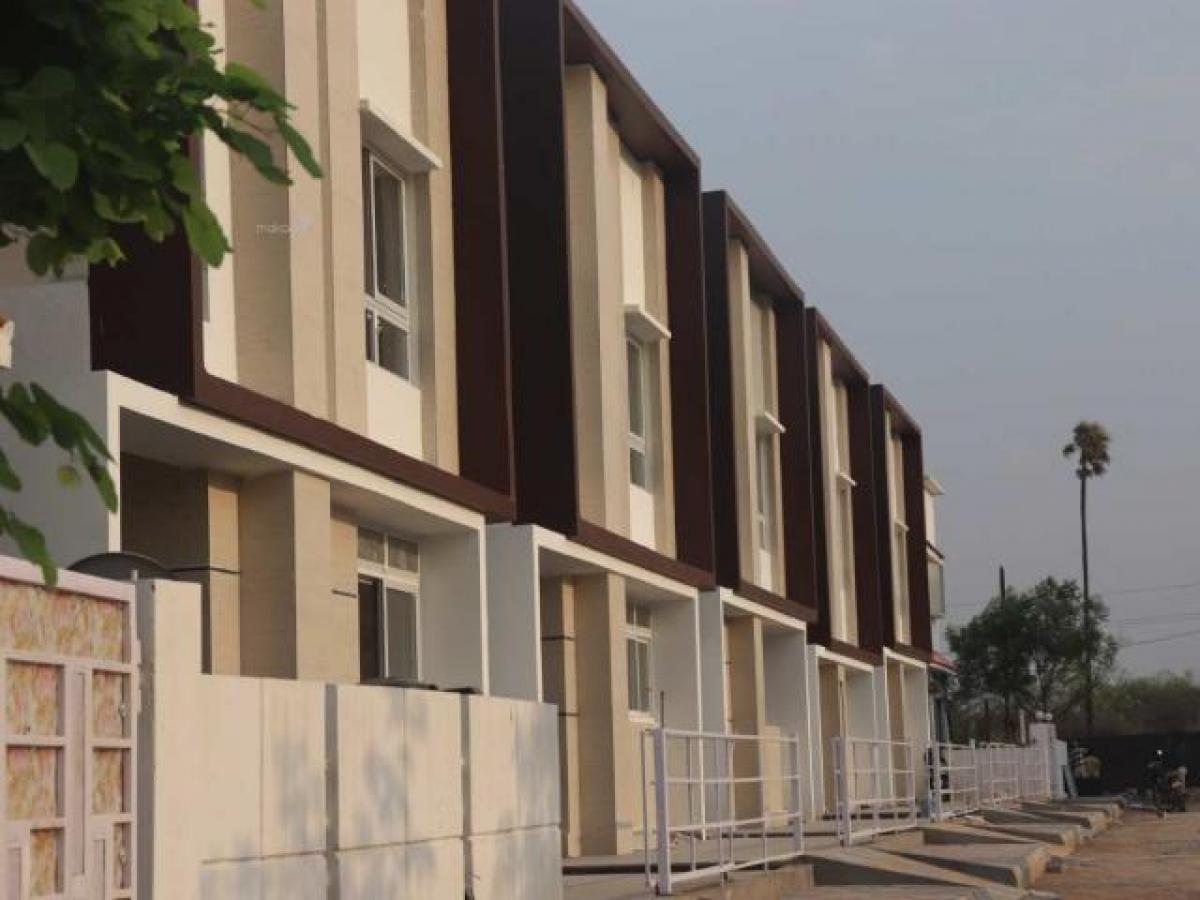 3 bedrooms House in Hyderabad, India No. 10559