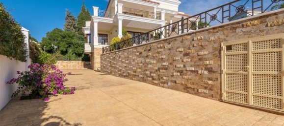 5 bedrooms Villa in Marbella, Spain No. 114772 21