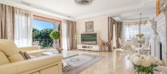 5 bedrooms Villa in Marbella, Spain No. 114772 6
