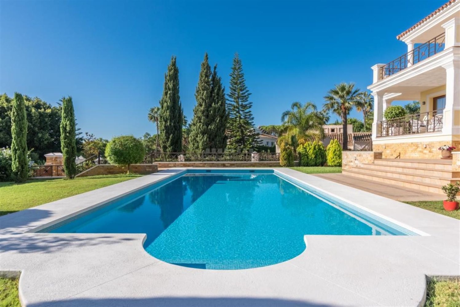 5 bedrooms Villa in Marbella, Spain No. 114772