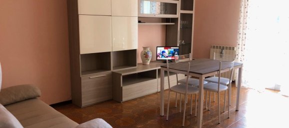 2-salle Appartement à Riccione, Italy No. 94452 3