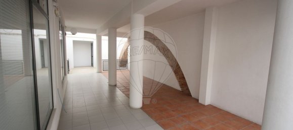 Propriété commerciale à Grandola, Portugal 491m² No. 88434 28