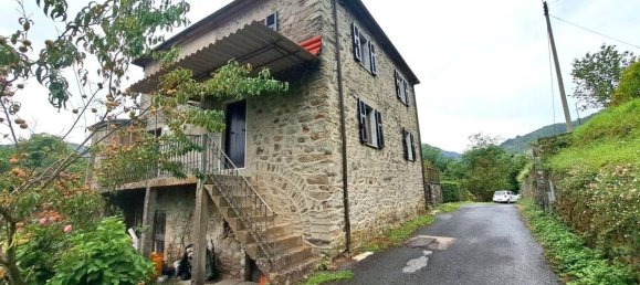 3 bedrooms Villa in Tresana, Italy No. 355299 3