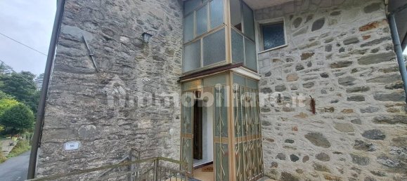 3 bedrooms Villa in Tresana, Italy No. 355299 5