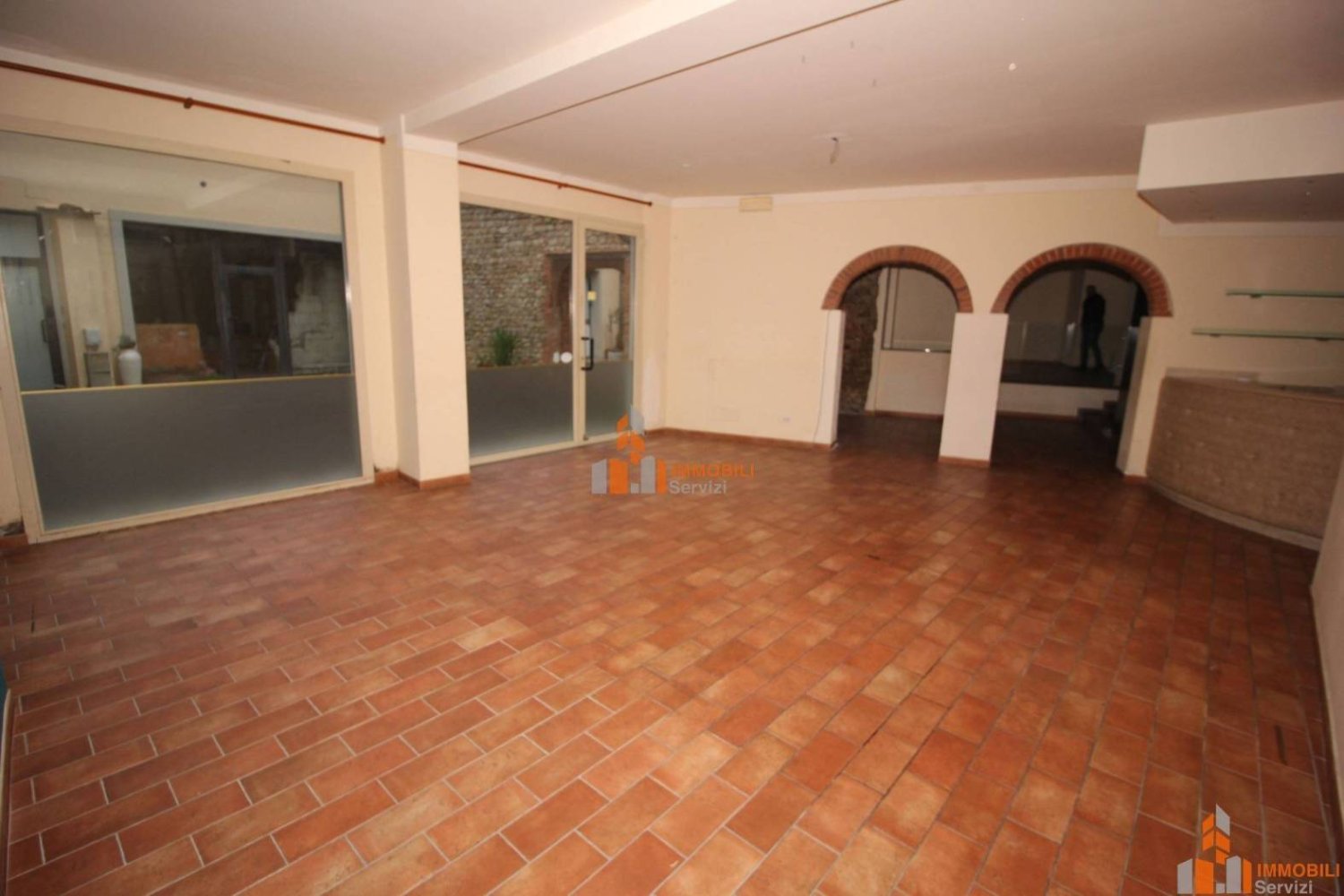 5 rooms Commercial property in Montelupo Fiorentino, Italy No. 48762