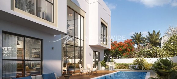 4 bedrooms Villa in Abu Dhabi, UAE No. 93920 11