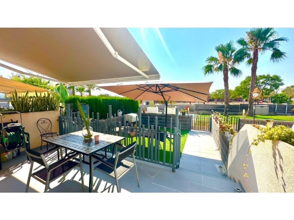 3 غرف نوم تاون هاوس في Torrevieja, Spain رقم 176510