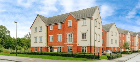 2 bedrooms Apartment in Crawley, United Kingdom No. 6287 4