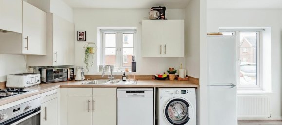 2 bedrooms Apartment in Crawley, United Kingdom No. 6287 2