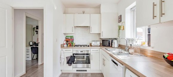 2 bedrooms Apartment in Crawley, United Kingdom No. 6287 5