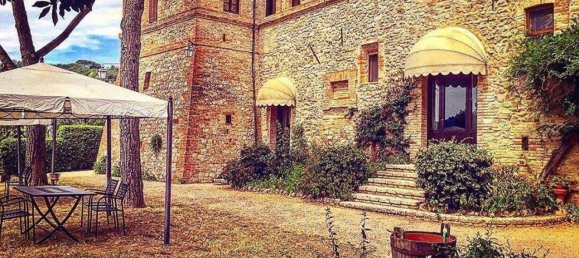 Casa de 50 divisões em Corciano, Italy N.º 55859 4