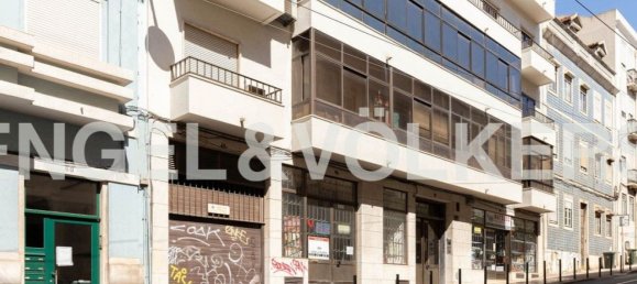 165m² Commercial property in Lisbon, Portugal No. 12712 16