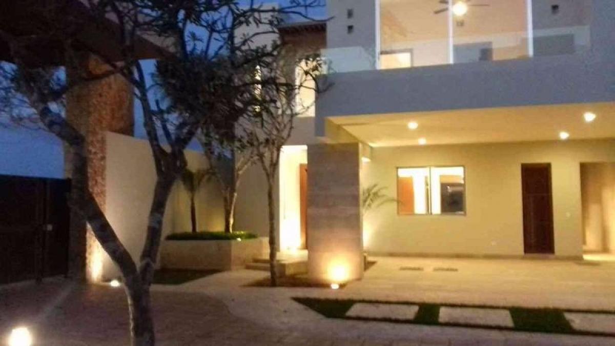 Casa de 3 dormitorios en Mérida, Mexico No. 161044