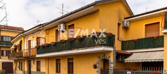 4 rooms Apartment in Garbagnate Milanese, Italy No. 165776 2