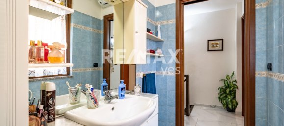 4 rooms Apartment in Garbagnate Milanese, Italy No. 165776 15