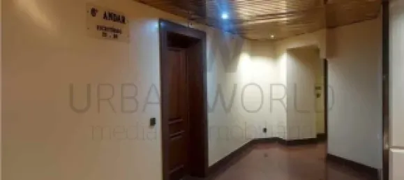 44m² Office in Lisbon, Portugal No. 94126 6
