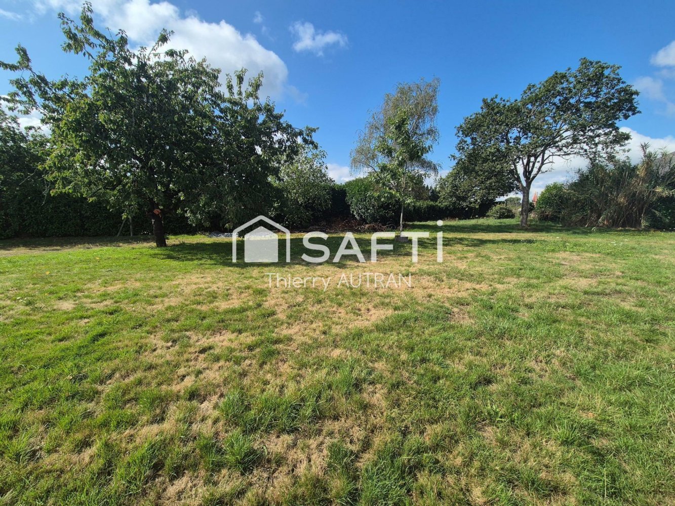  قطعة أرض في Molac, France رقم 307149