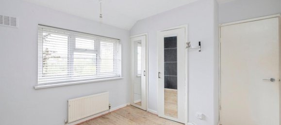 2 bedrooms House in Bushey, United Kingdom No. 6214 23