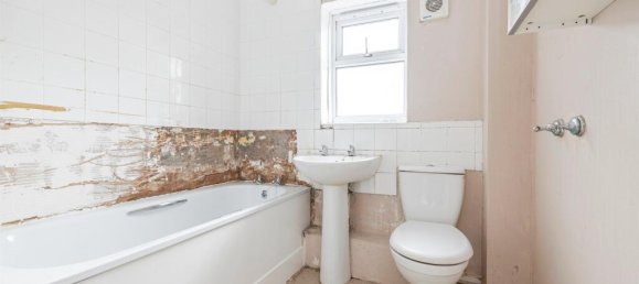 2 bedrooms House in Bushey, United Kingdom No. 6214 4