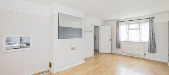 2 bedrooms House in Bushey, United Kingdom No. 6214 10