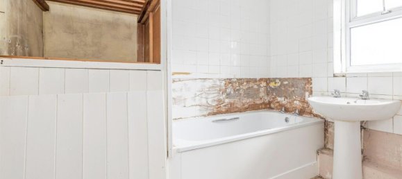 2 bedrooms House in Bushey, United Kingdom No. 6214 24