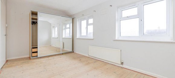 2 bedrooms House in Bushey, United Kingdom No. 6214 7