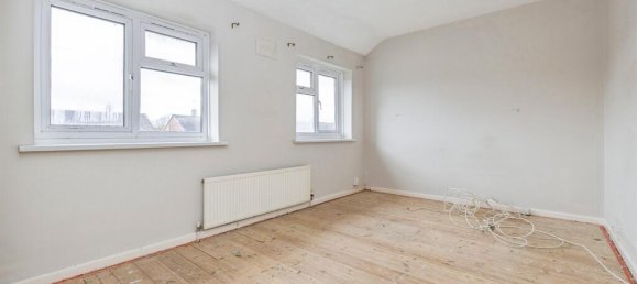 2 bedrooms House in Bushey, United Kingdom No. 6214 9