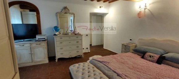 10 rooms House in Pietrasanta, Italy No. 170812 16