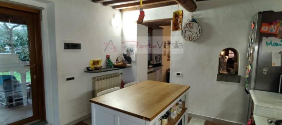 10 rooms House in Pietrasanta, Italy No. 170812 9