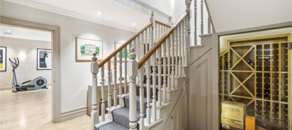 5 bedrooms House in London, United Kingdom No. 3731 14