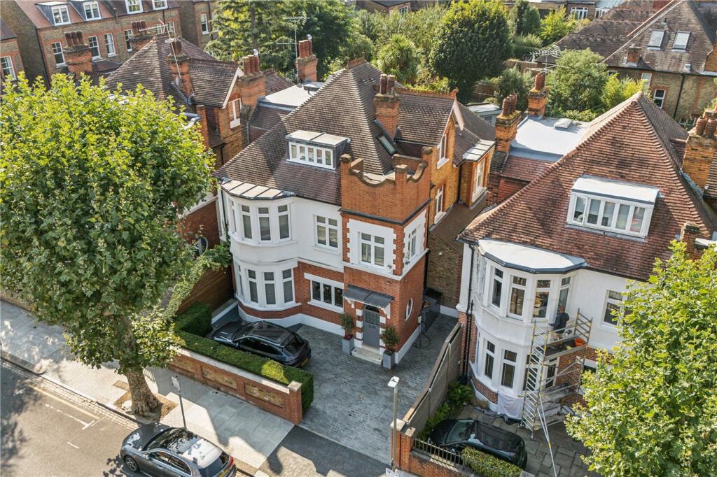 5 bedrooms House in London, United Kingdom No. 3731