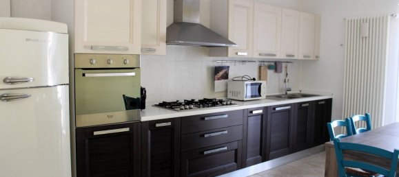 Дом с 5 комнатами в Туфилло, Италия № 84412 5