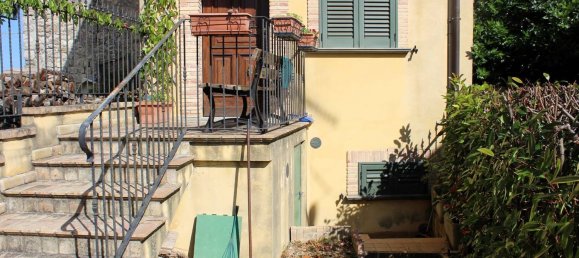 Дом с 5 комнатами в Туфилло, Италия № 84412 42