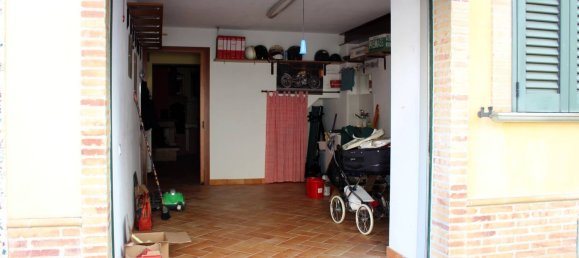 Дом с 5 комнатами в Туфилло, Италия № 84412 45