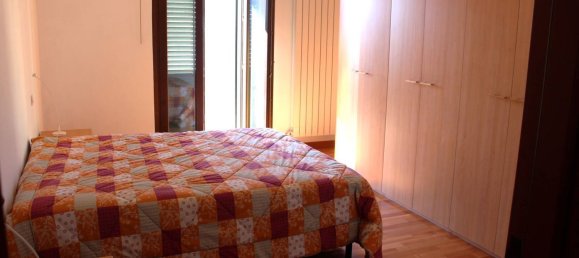 Дом с 5 комнатами в Туфилло, Италия № 84412 13