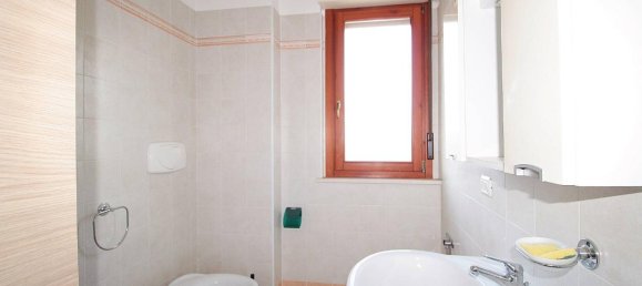 Studio in San Benedetto del Tronto, Italy No. 163969 8