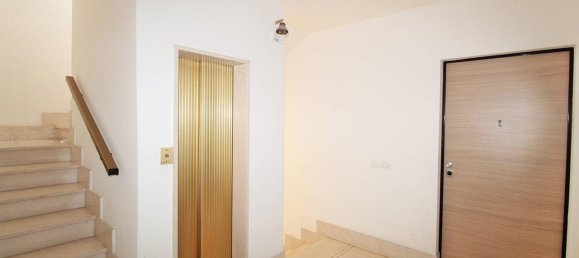 Studio in San Benedetto del Tronto, Italy No. 163969 9