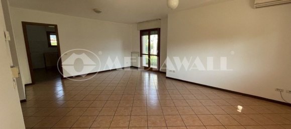 Дом с 6 комнатами в Порденоне, Италия № 93951 9