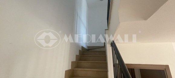 Дом с 6 комнатами в Порденоне, Италия № 93951 14