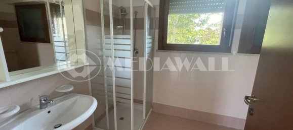 Дом с 6 комнатами в Порденоне, Италия № 93951 25