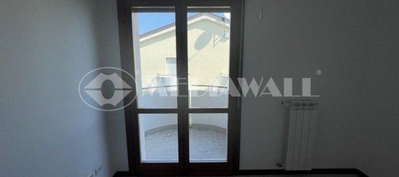 Дом с 6 комнатами в Порденоне, Италия № 93951 36