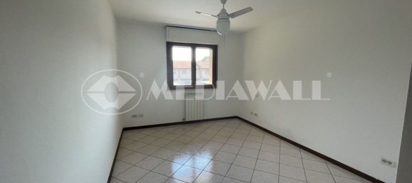 Дом с 6 комнатами в Порденоне, Италия № 93951 19