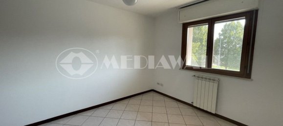 Дом с 6 комнатами в Порденоне, Италия № 93951 21