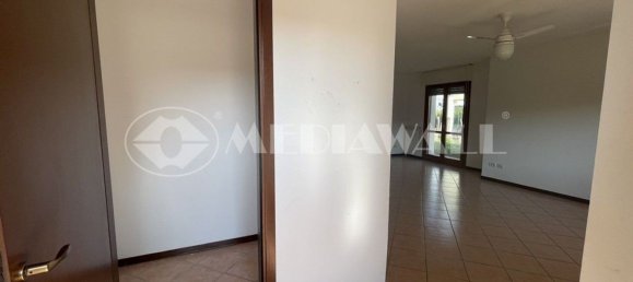 Дом с 6 комнатами в Порденоне, Италия № 93951 7