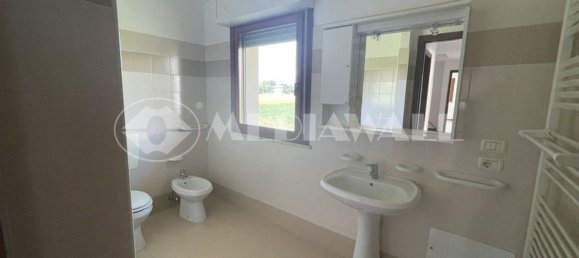 Дом с 6 комнатами в Порденоне, Италия № 93951 39