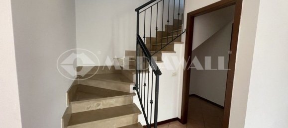 Дом с 6 комнатами в Порденоне, Италия № 93951 15