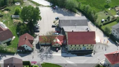 Edifício de 16 divisões em Kopfing im Innkreis, Austria N.º 151195