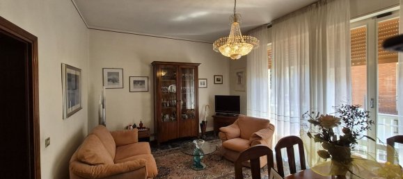 4 bedrooms Apartment in Reggio Emilia, Italy No. 349376 3